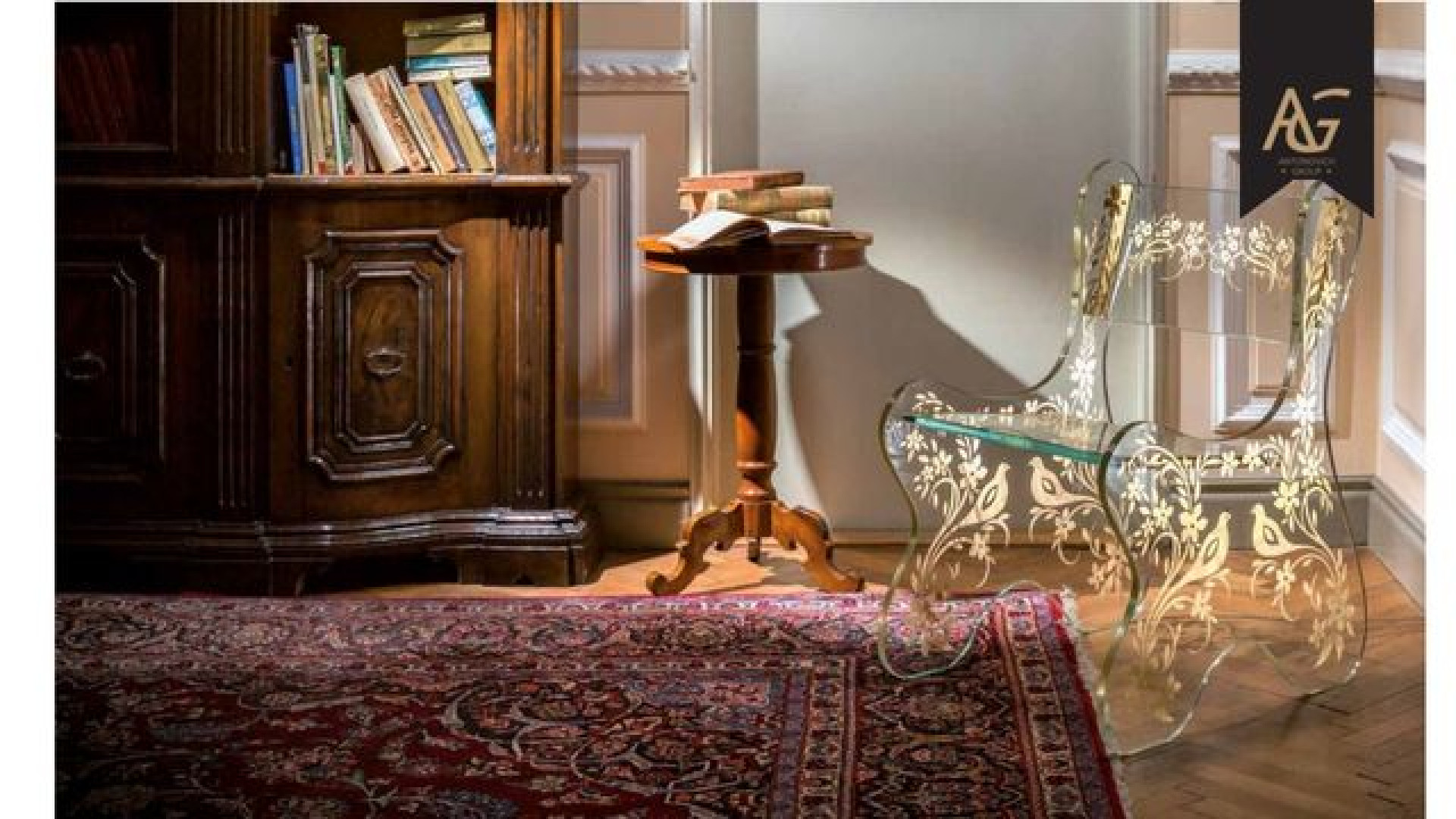 Изысканный комплект мебели для хранения книг